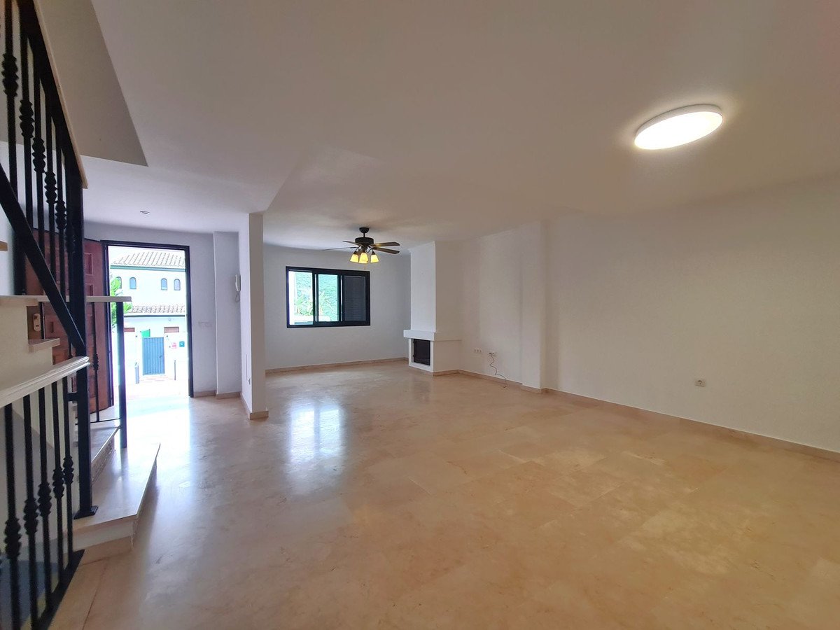 3 Bedroom 3 Bathroom Town House in Manilva - Caza De Casa