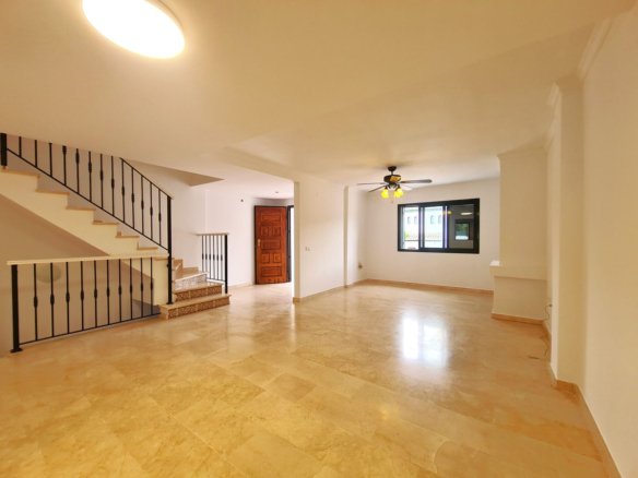 3 Bedroom 3 Bathroom Town House in Manilva - Caza De Casa