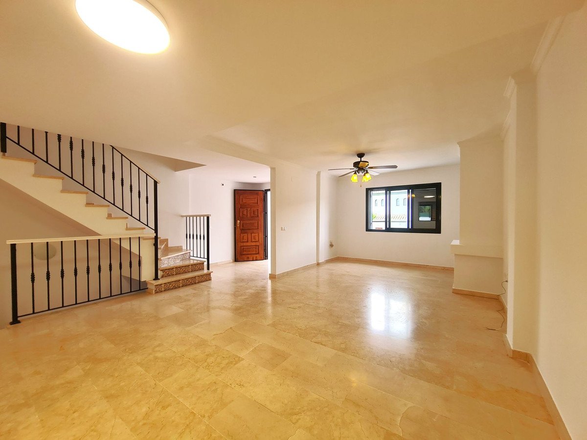 3 Bedroom 3 Bathroom Town House in Manilva - Caza De Casa