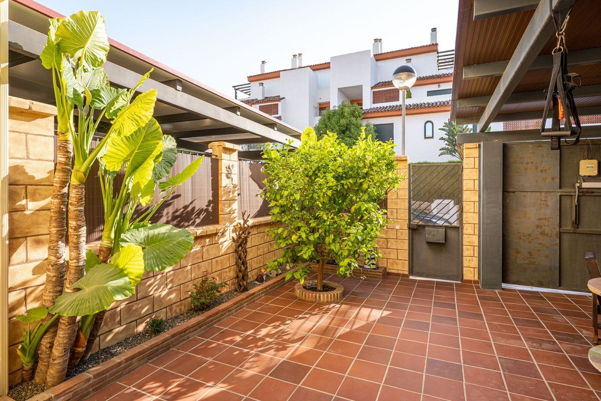 3 Bedroom 3 Bathroom Town House in Cancelada - Caza De Casa