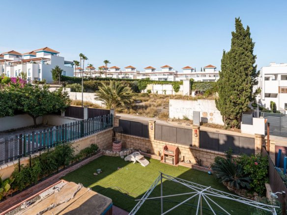 3 Bedroom 3 Bathroom Town House in Cancelada - Caza De Casa