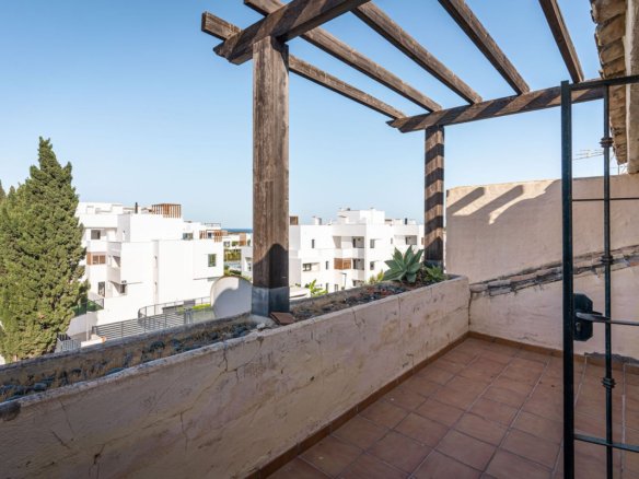 3 Bedroom 3 Bathroom Town House in Cancelada - Caza De Casa