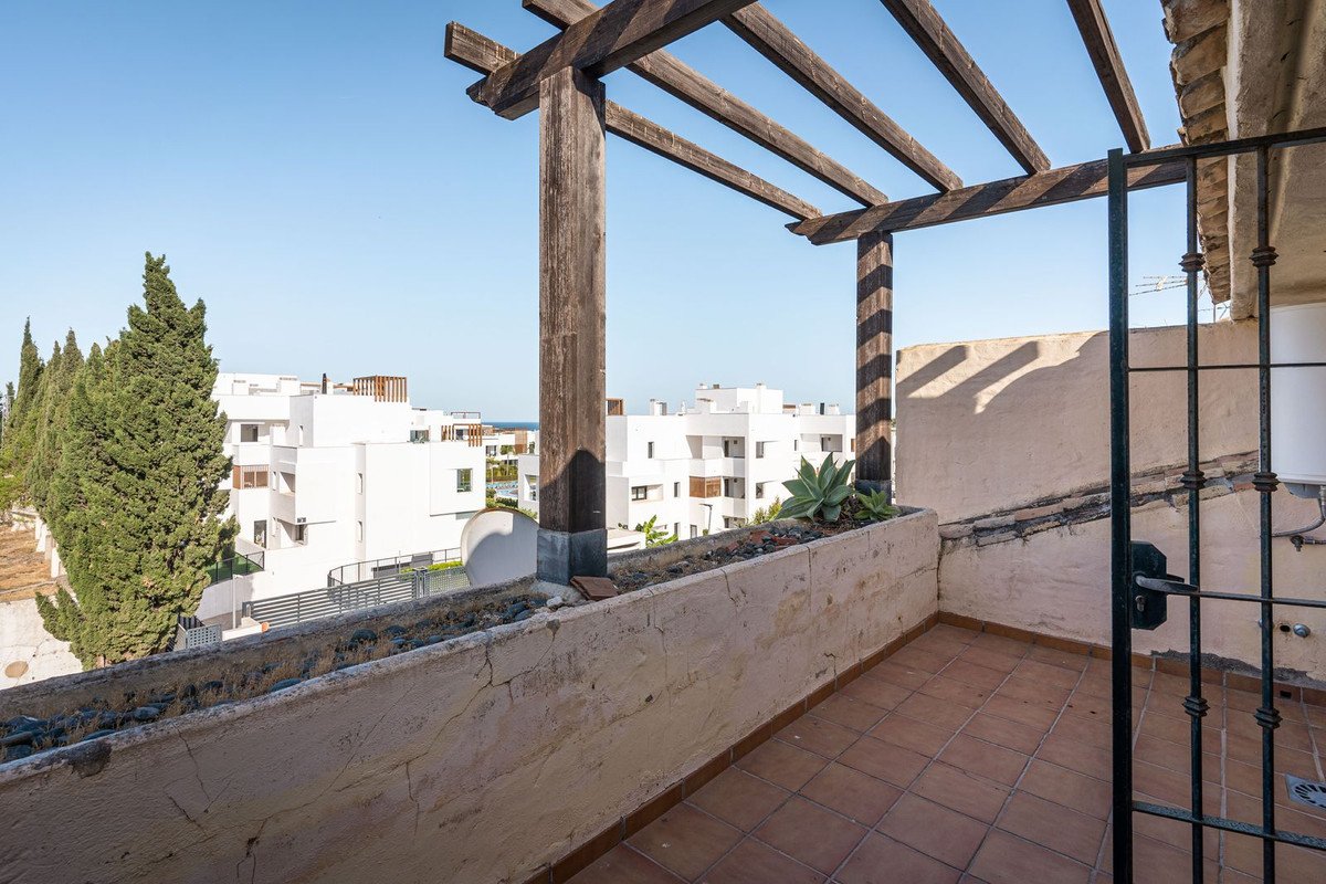 3 Bedroom 3 Bathroom Town House in Cancelada - Caza De Casa