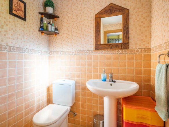 3 Bedroom 3 Bathroom Town House in Cancelada - Caza De Casa