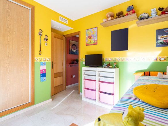 3 Bedroom 3 Bathroom Town House in Cancelada - Caza De Casa