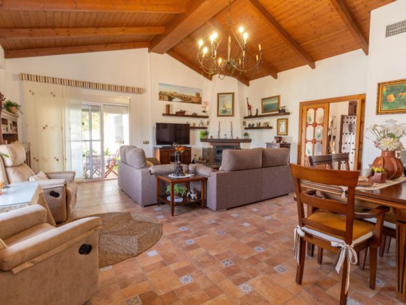 4 Bed 2 Bath Finca in Entrerrios - Caza De Casa