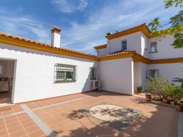 4 Bed 2 Bath Finca in Entrerrios - Caza De Casa