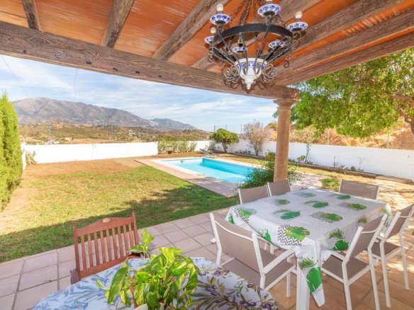 4 Bed 2 Bath Finca in Entrerrios - Caza De Casa