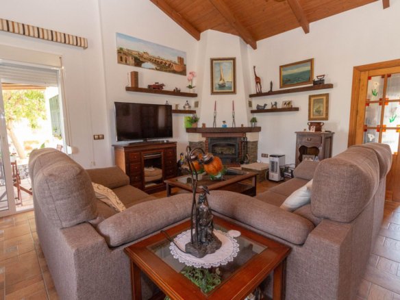 4 Bed 2 Bath Finca in Entrerrios - Caza De Casa