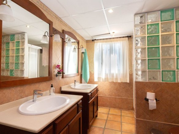 4 Bed 2 Bath Finca in Entrerrios - Caza De Casa