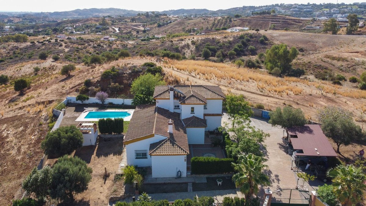 4 Bed 2 Bath Finca in Entrerrios - Caza De Casa