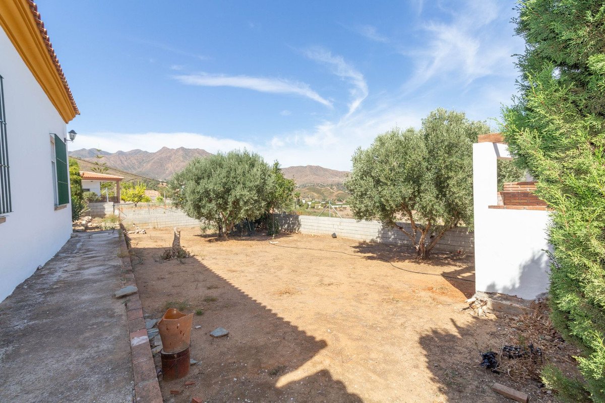 4 Bed 2 Bath Finca in Entrerrios - Caza De Casa