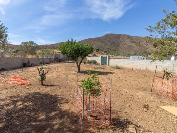 4 Bed 2 Bath Finca in Entrerrios - Caza De Casa