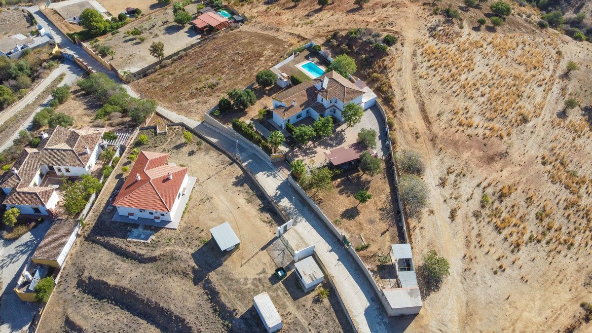 4 Bed 2 Bath Finca in Entrerrios - Caza De Casa