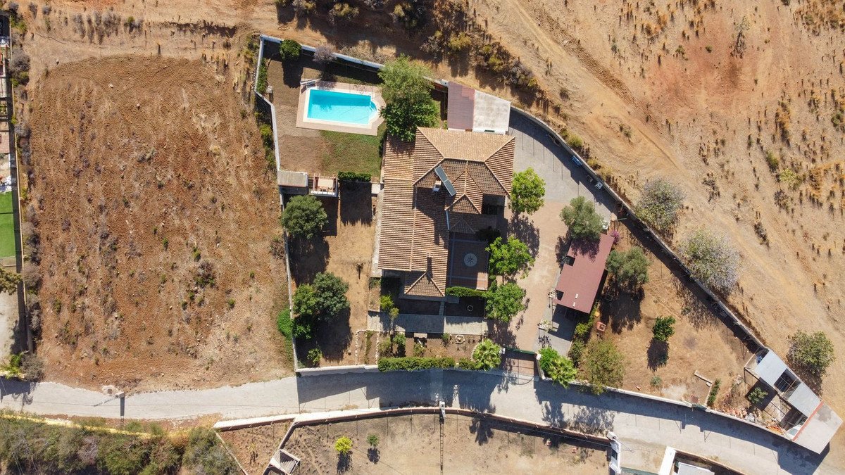 4 Bed 2 Bath Finca in Entrerrios - Caza De Casa