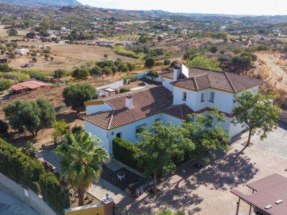 4 Bed 2 Bath Finca in Entrerrios - Caza De Casa