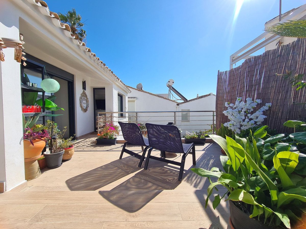 3 Bedroom 3 Bathroom Town House in Estepona - Caza De Casa