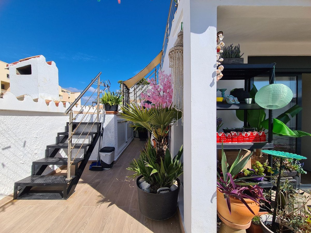 3 Bedroom 3 Bathroom Town House in Estepona - Caza De Casa