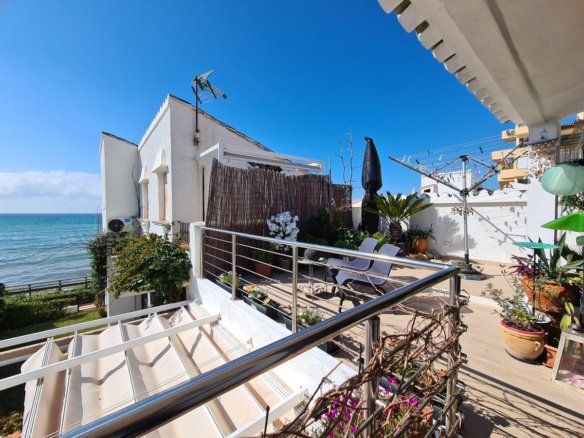 3 Bedroom 3 Bathroom Town House in Estepona - Caza De Casa