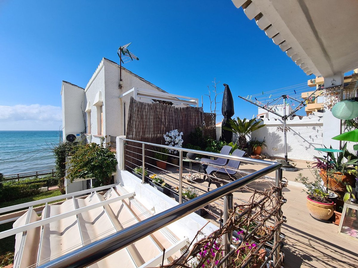 3 Bedroom 3 Bathroom Town House in Estepona - Caza De Casa