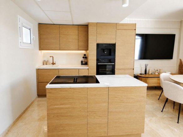 3 Bedroom 2 Bathroom Town House in La Duquesa - Caza De Casa