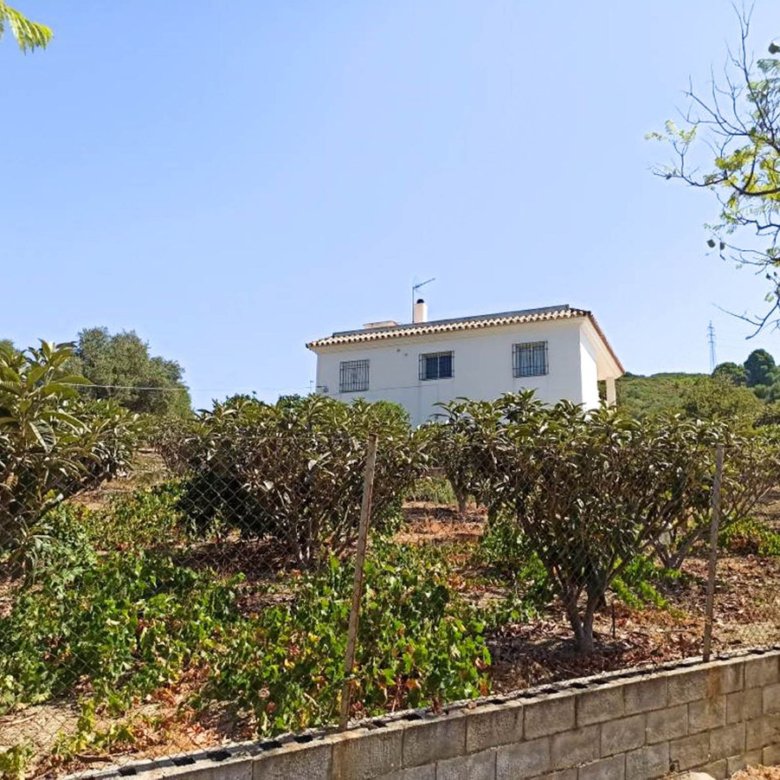 3 Bedroom 1 Bathroom Finca in Estepona - Caza De Casa