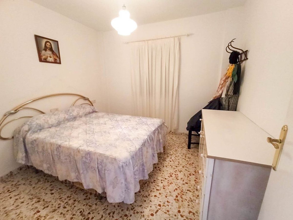 3 Bed 1 Bath Finca in Estepona - Caza De Casa