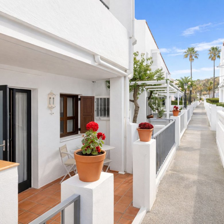 1 Bed 1 Bath Town House in Punta Chullera - Caza De Casa