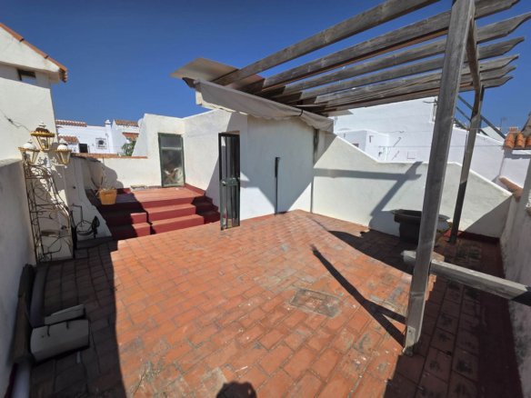 3 Bed 3 Bath Town House in Casares Playa - Caza De Casa