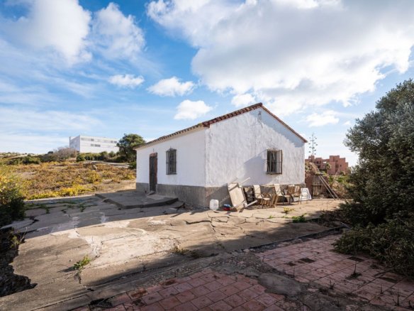 2 Bedroom 2 Bathroom Finca in Manilva - Caza De Casa