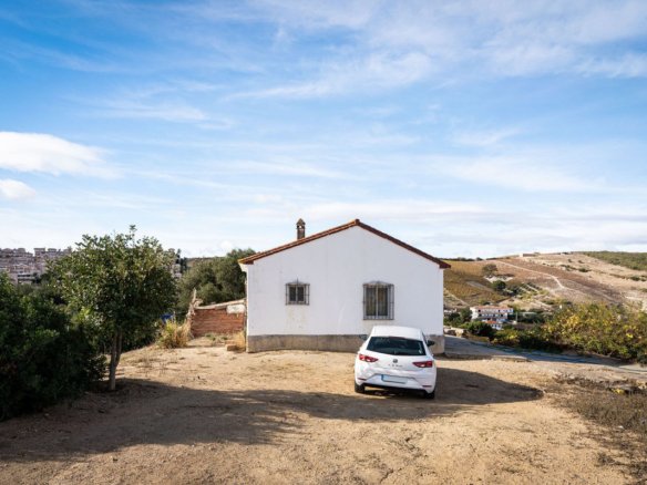 2 Bedroom 2 Bathroom Finca in Manilva - Caza De Casa