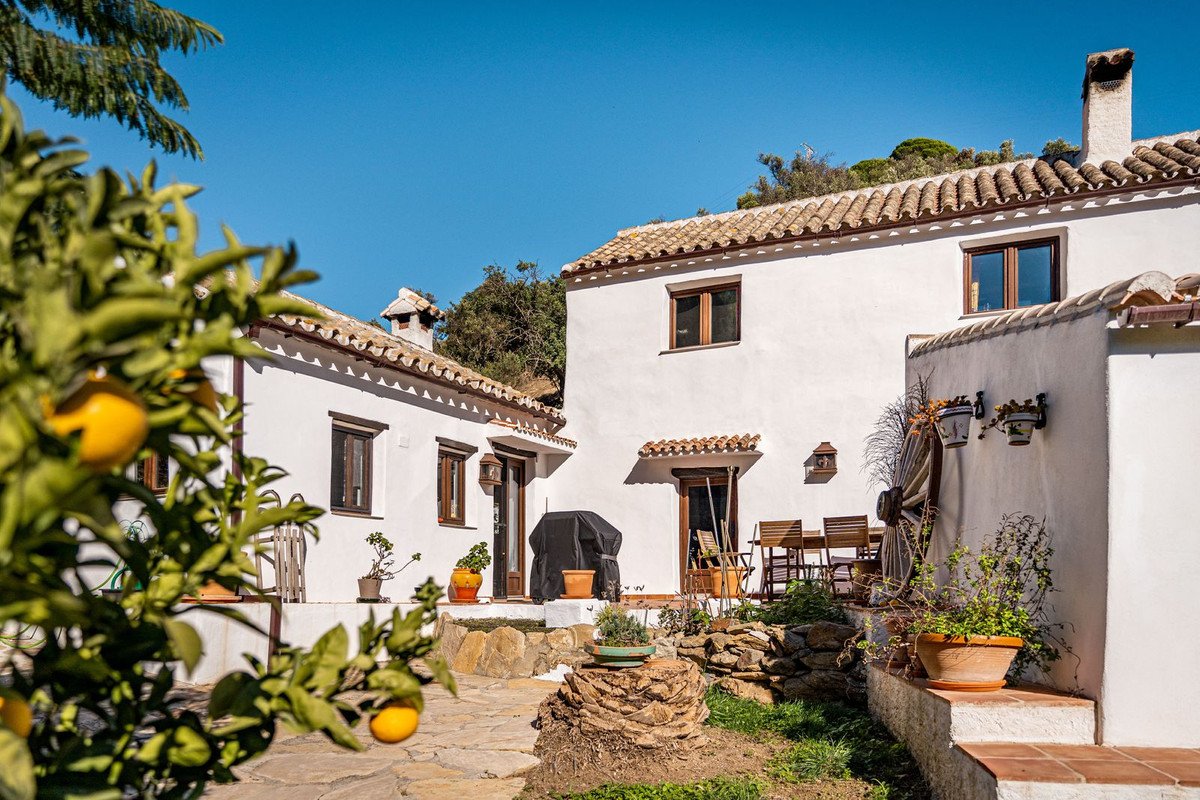 3 Bed 2 Bath Finca in Casares - Caza De Casa
