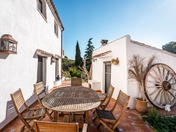 3 Bed 2 Bath Finca in Casares - Caza De Casa