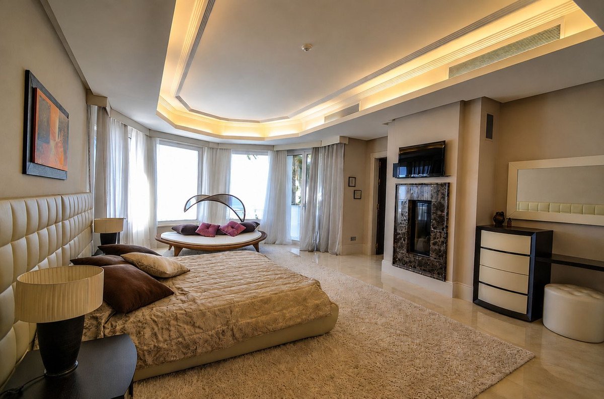 5 Bedroom 5 Bathroom Villa in Marbella - Caza De Casa