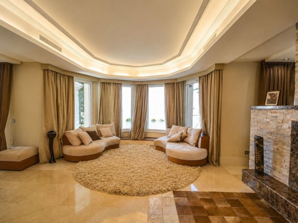 5 Bedroom 5 Bathroom Villa in Marbella - Caza De Casa
