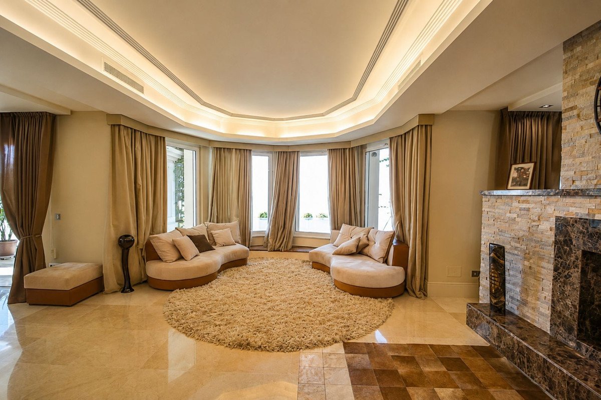 5 Bedroom 5 Bathroom Villa in Marbella - Caza De Casa