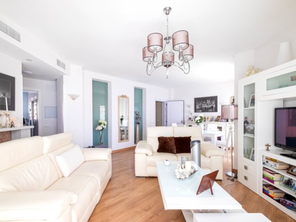 4 Bedroom 4 Bathroom Town House in Fuengirola - Caza De Casa