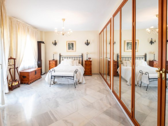 4 Bedroom 4 Bathroom Town House in Fuengirola - Caza De Casa
