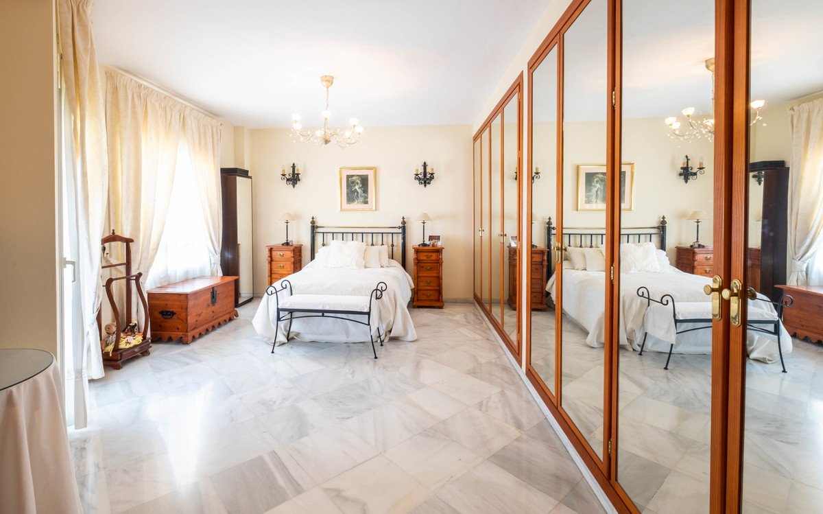 4 Bedroom 4 Bathroom Town House in Fuengirola - Caza De Casa
