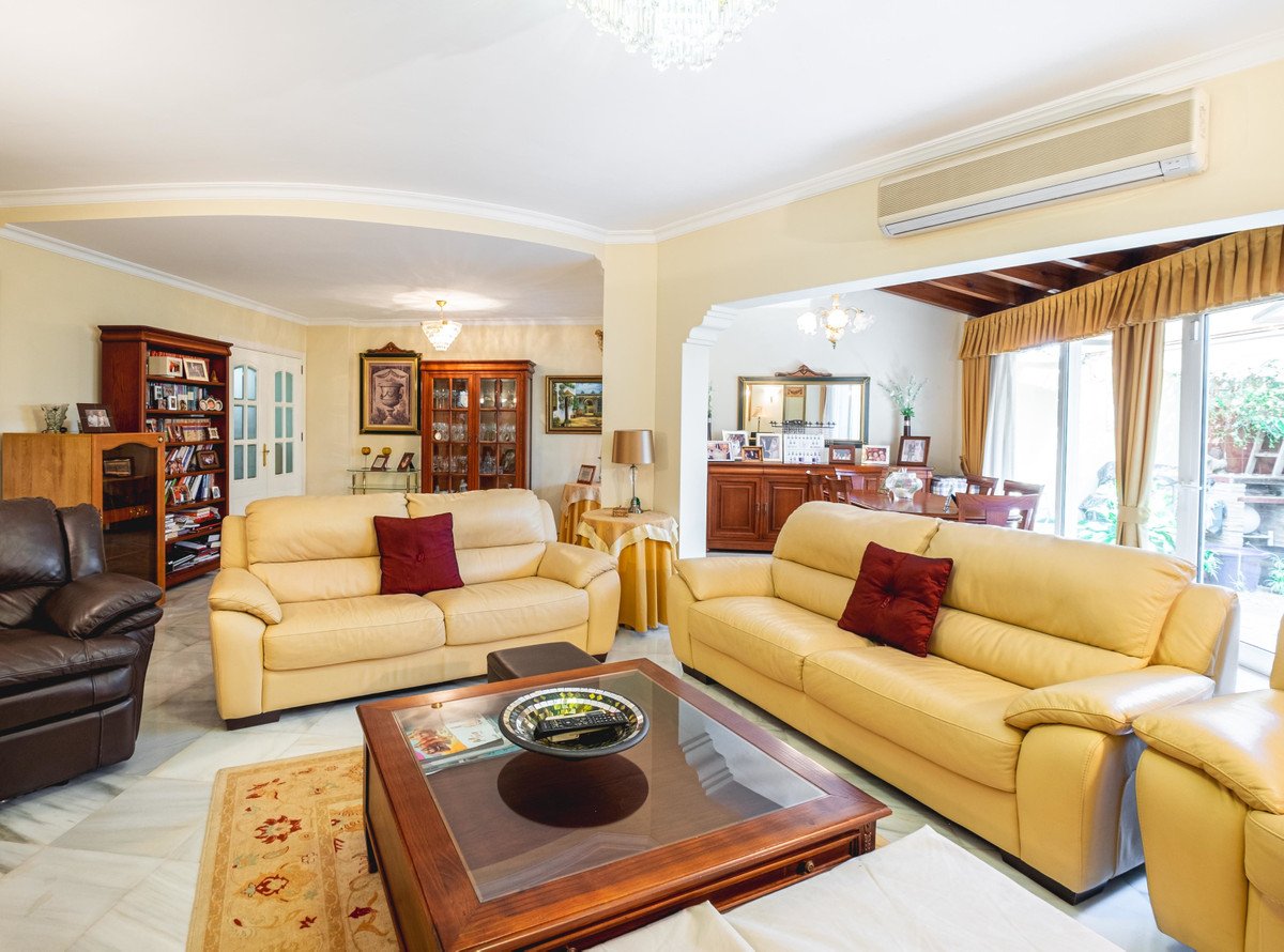 4 Bedroom 4 Bathroom Town House in Fuengirola - Caza De Casa