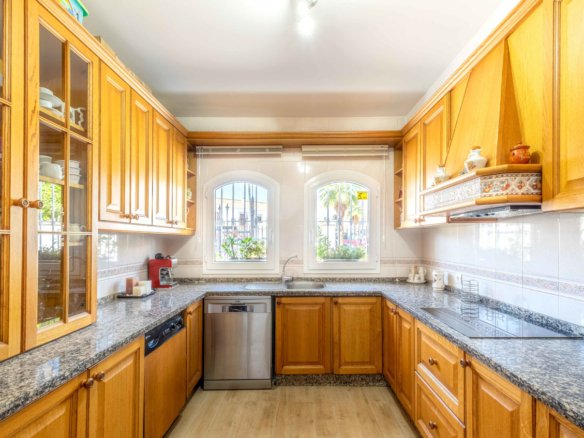 4 Bedroom 4 Bathroom Town House in Fuengirola - Caza De Casa