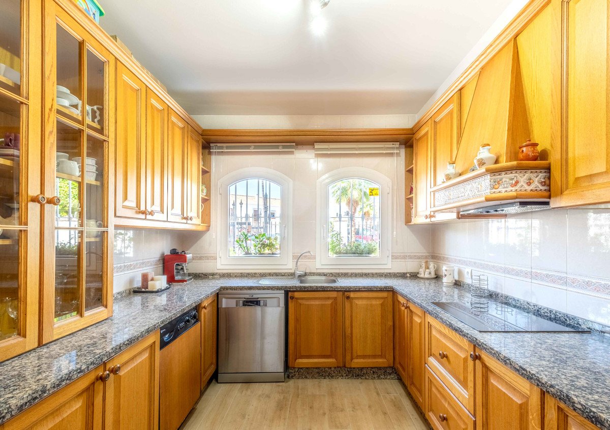 4 Bedroom 4 Bathroom Town House in Fuengirola - Caza De Casa