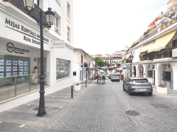 1 Bath Commercial in Mijas - Caza De Casa