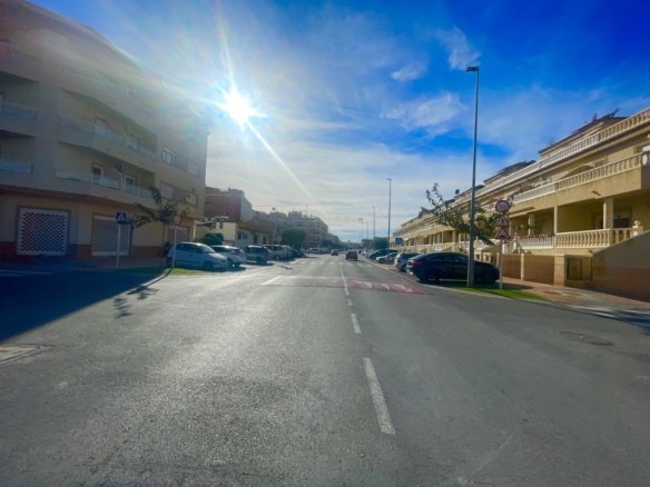 3 Bath Commercial in Formentera del Segura - Caza De Casa