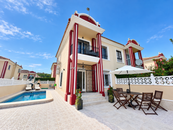 3 Bedroom 2 Bathroom Town House in Dehesa de Campoamor - Caza De Casa