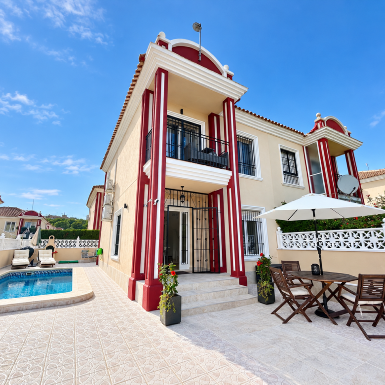 3 Bedroom 2 Bathroom Town House in Dehesa de Campoamor - Caza De Casa