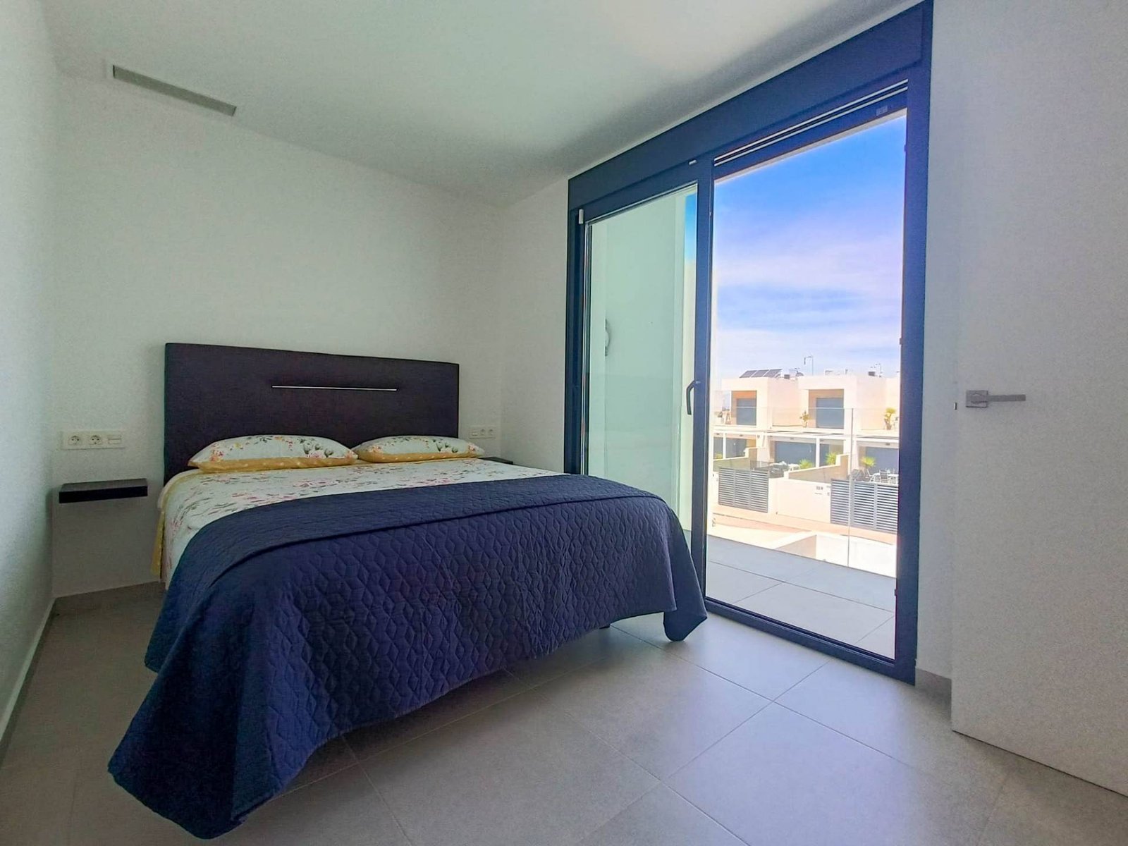 5 Bedroom 4 Bathroom Villa in Rojales - Caza De Casa
