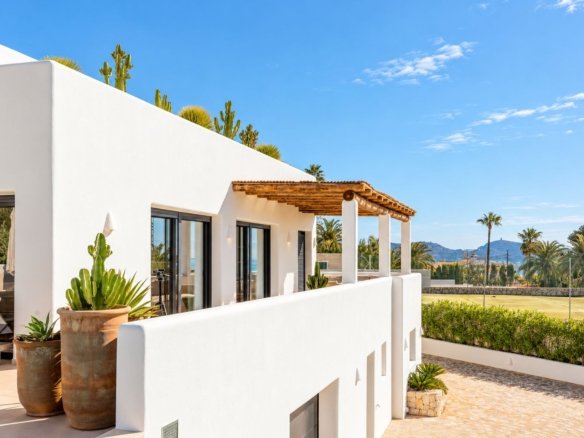 4 Bedroom 5 Bathroom villa in Moraira - Caza De Casa