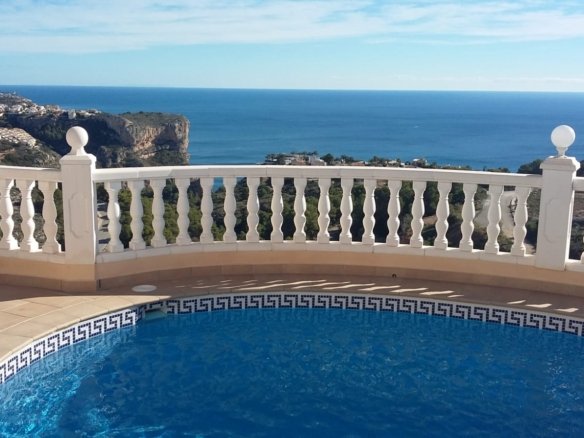 3 Bedroom 2 Bathroom Villa in Benitachell - Caza De Casa