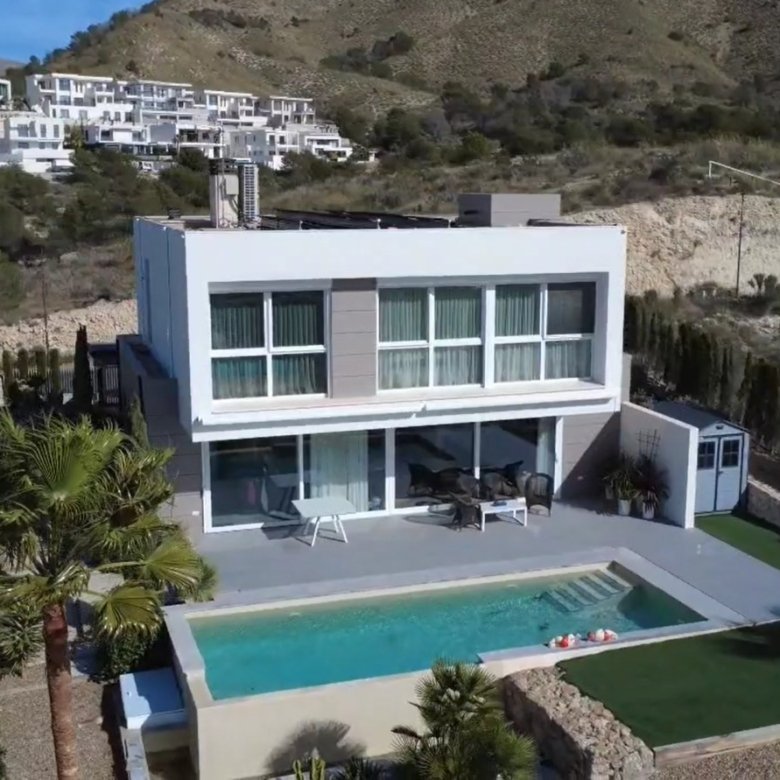 3 Bed 4 Bath Villa in Finestrat - Caza De Casa